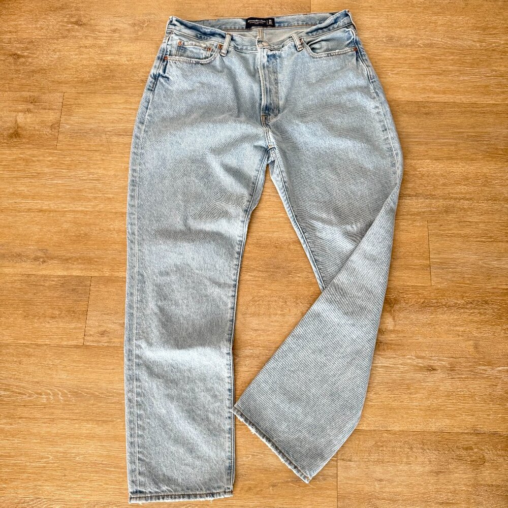 ABERCROMBIE & FITCH Rigid Denim - Loose - Light Wash